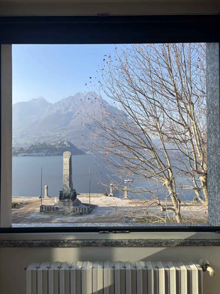 Trilocale centrale con vista sul Lago