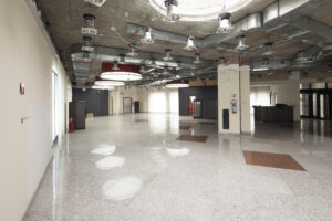 Spacious, central commercial space with high visibility