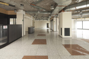 Spacious, central commercial space with high visibility