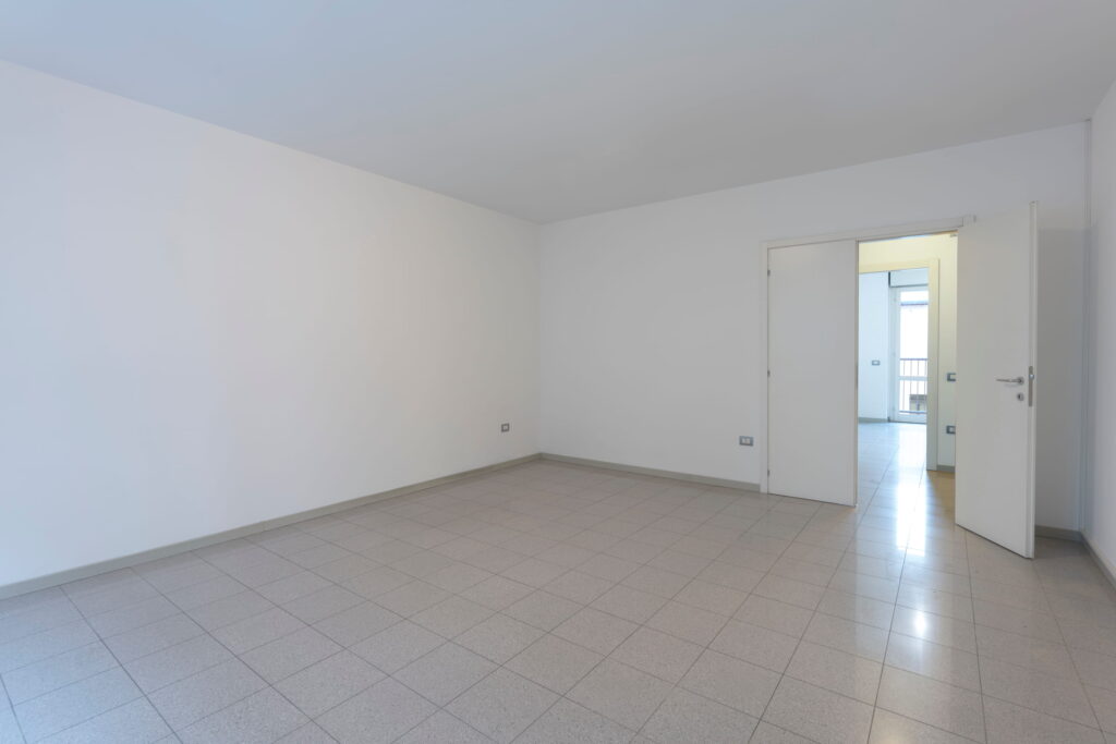 Spazioso ufficio di 5 locali in posizione strategica