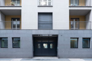 Spazioso ufficio di 5 locali in posizione strategica